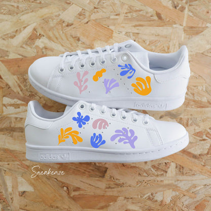 Stan Smith custom Matisse colorée motifs organiques art sneakers personnalisées sneakeaze customs