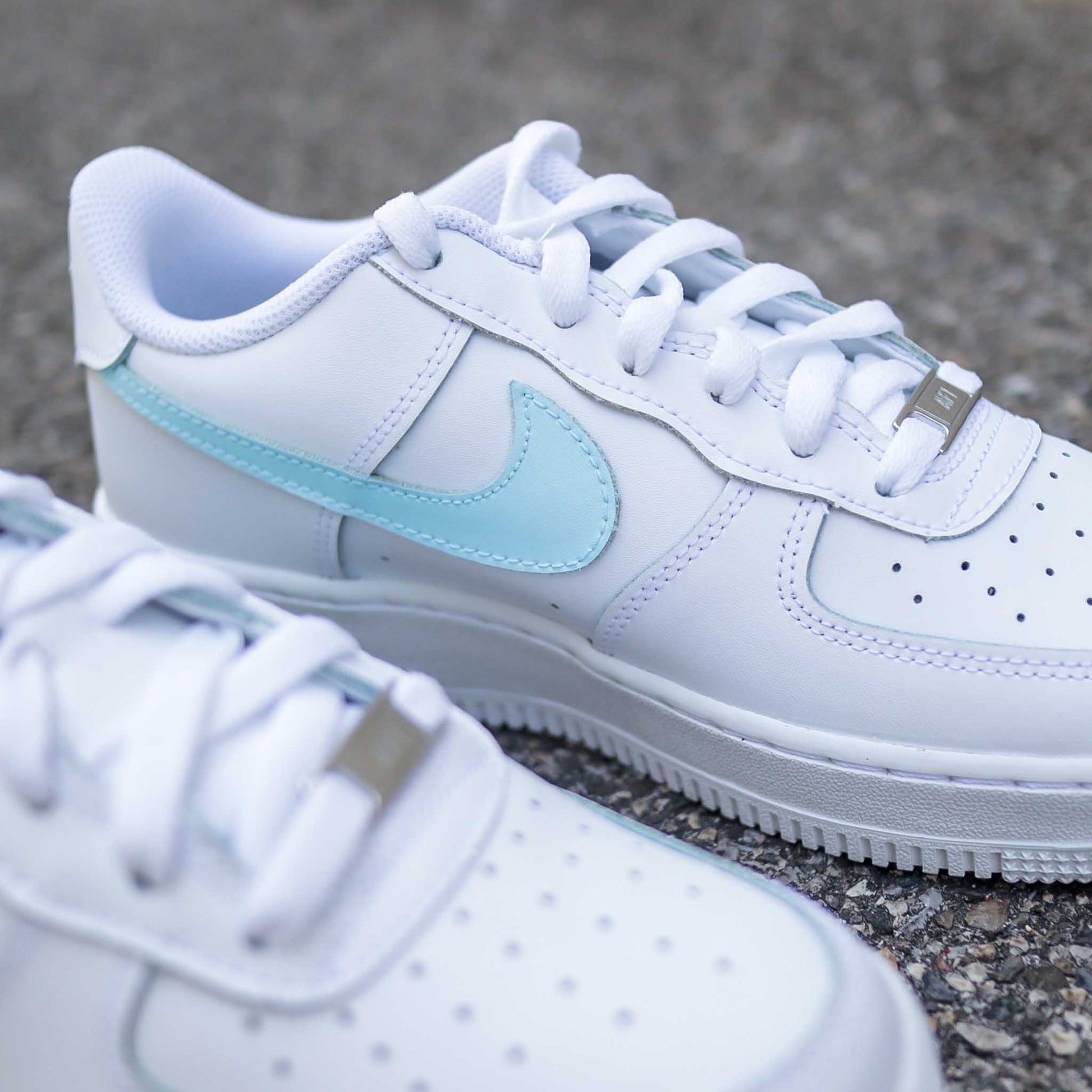 nike air force 1 custom turquoise sneakers personnalisées pour femme nike pastel air force personnalisable 