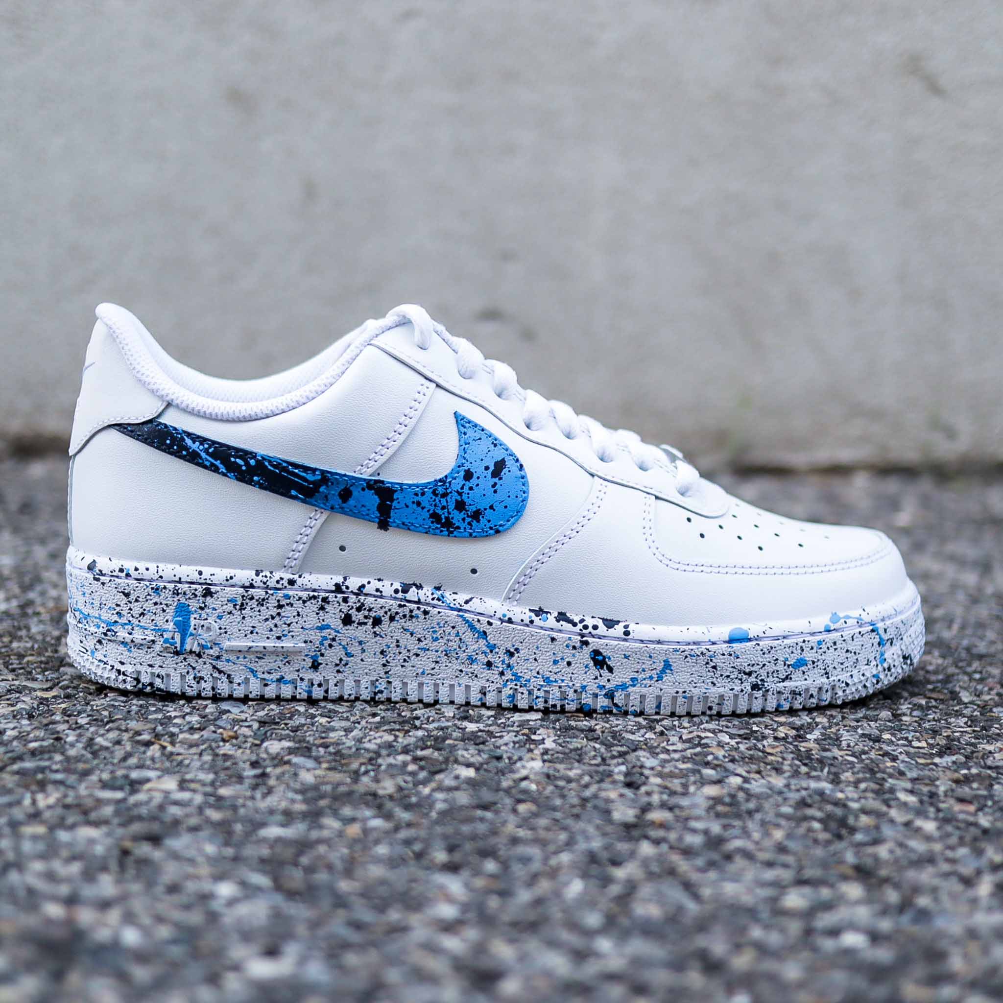 nike air force 1 custom splash baskets personnalisées pour homme éclaboussures peinture bleu sneakers custom homme