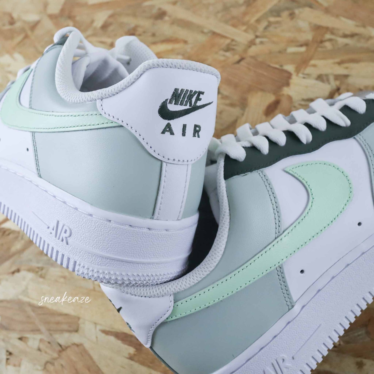 baskets air force 1 nike customs sage green pastel vert sneakeaze custom skz