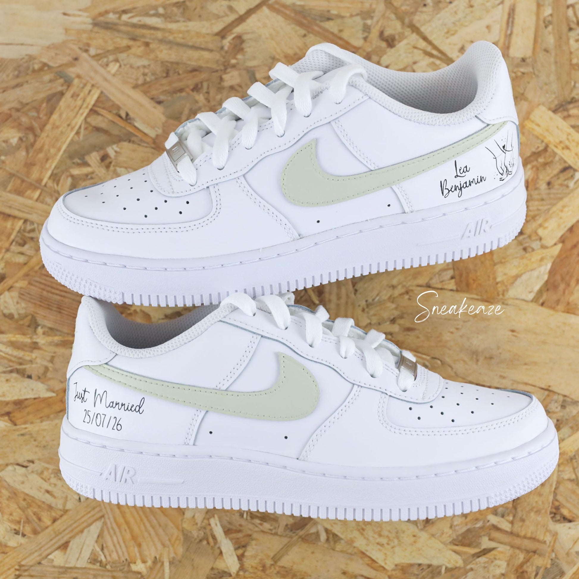 Nike Air Force 1 custom - paire de sneakers personnalisable pour votre mariage "main dans la main" avec la date du grand jour et les prénoms des mariés