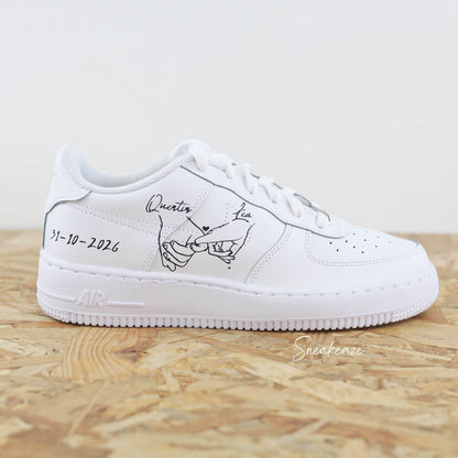 Nike Air Force 1 custom mariage - paire de sneakers personnalisable pour votre mariage avec inscription des prénoms des mariés et la date du jour J. 