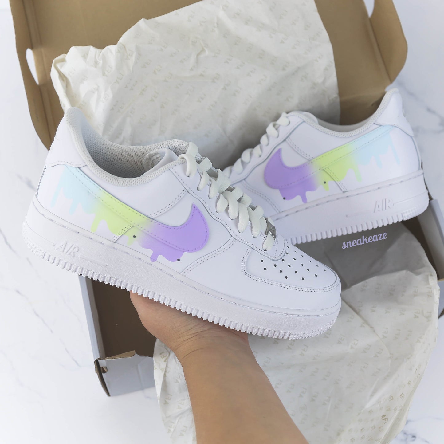 baskets nike air force 1 custom drip dégradé pastel effet coulant signe nike - sneakeaze customs skz