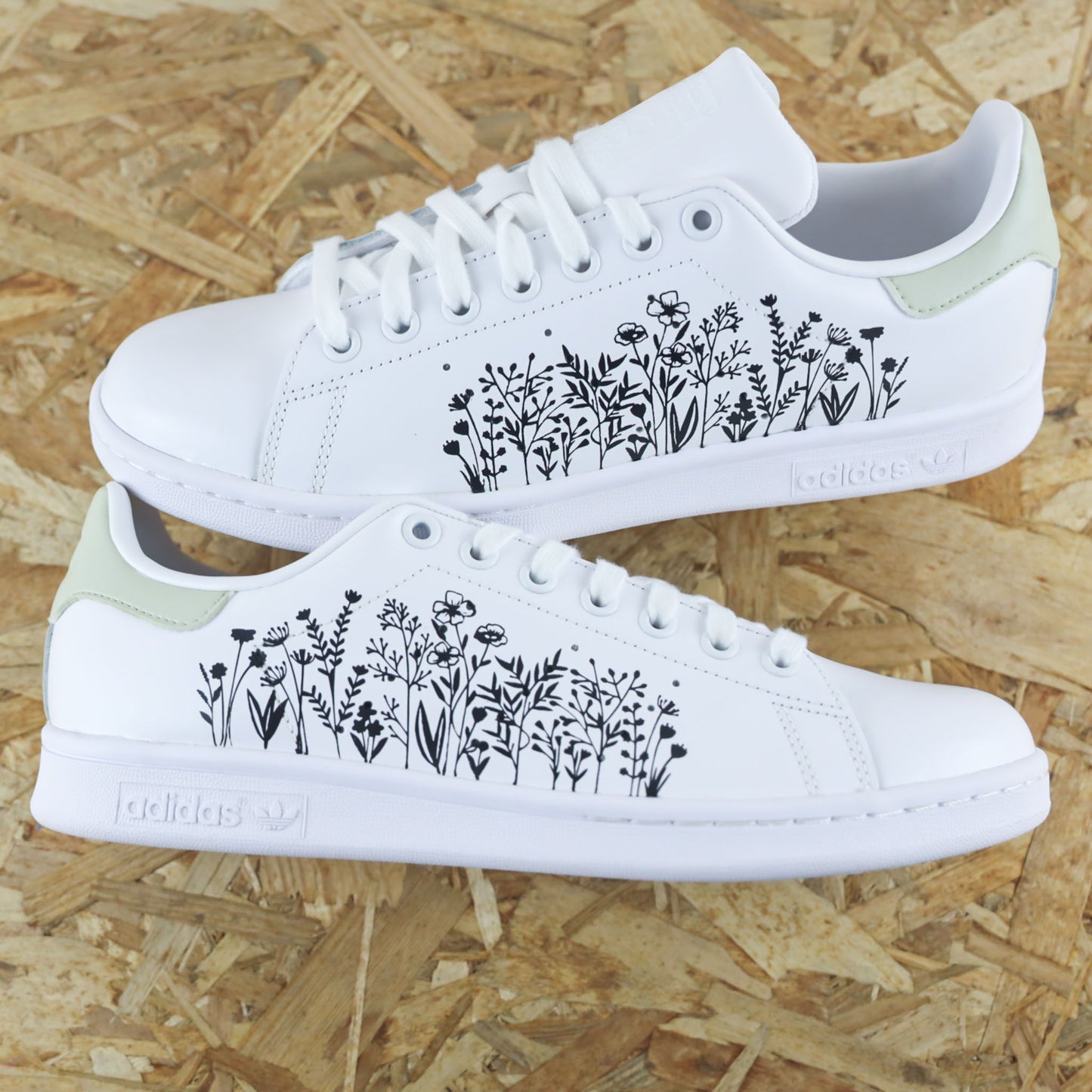 Baskets Stan smith adidas custom fleurs champêtres vert sauge sneakeaze