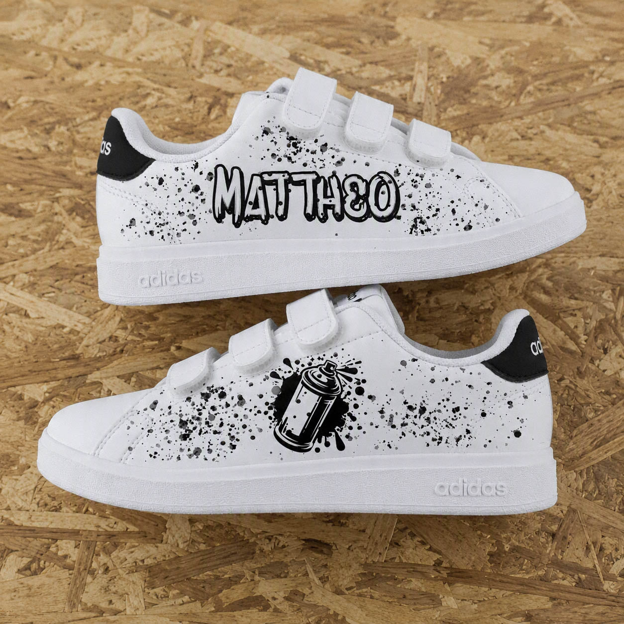 Adidas advantage custom enfant bombe de graffiti street art avec prénom original personnalisé - Sneakeaze