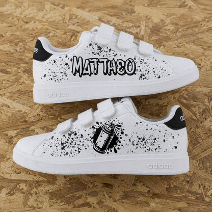 Adidas advantage custom enfant bombe de graffiti street art avec prénom original personnalisé - Sneakeaze