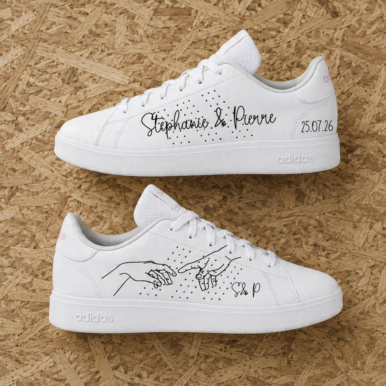 baskets adidas de mariage customisées avec les mains inspirées de Michel-Ange et design élégant sneakers de mariage personnalisable chaussure mariée unique