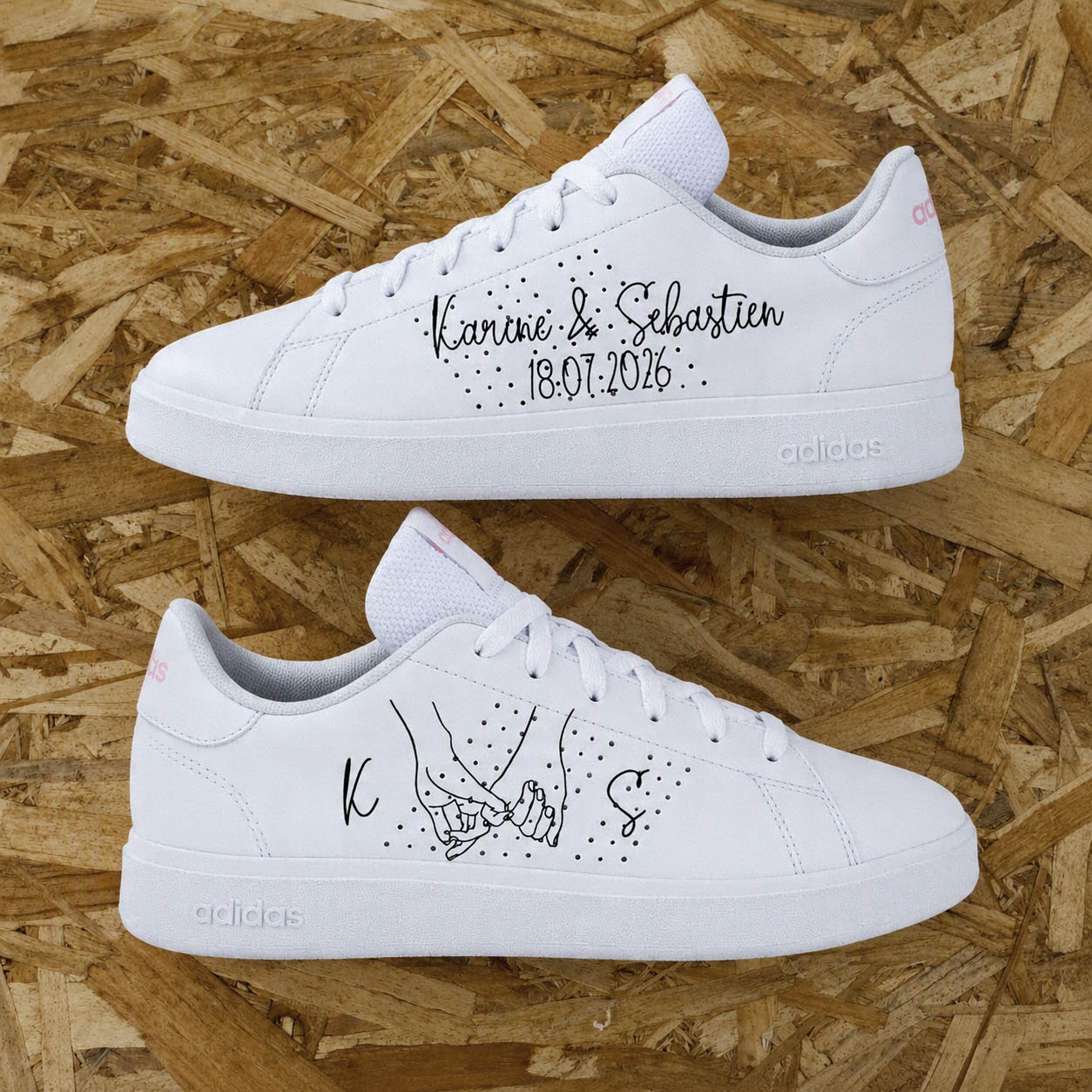 Paire de sneakers de mariage personnalisées pour mariés avec motif romantique fait main