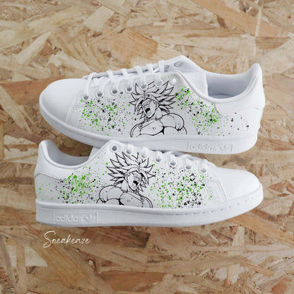 Chaussures stan smith dessin manga représentant le Super Saiyan Légendaire Broly avec des éclaboussures vertes. Sneakers custom dragon ball z pour homme ir force 1 custom dbz broly goku 