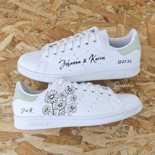 Stan smith mariée personnalisées avec illustration de fleurs champêtres, prénoms et date de mariage - Sneakeaze