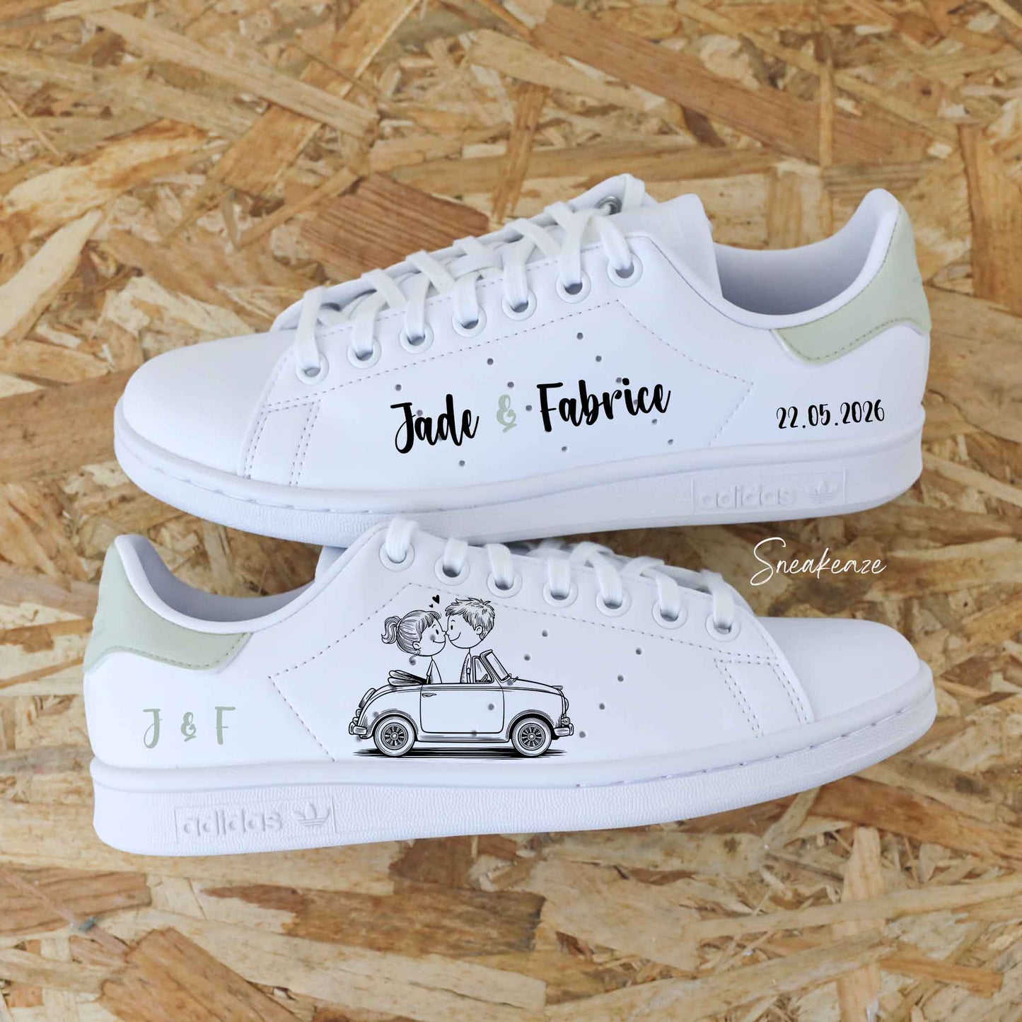 Paire de sneakers de mariage sur-mesure adidas avec design romantique et fait main création unique pour le jour J