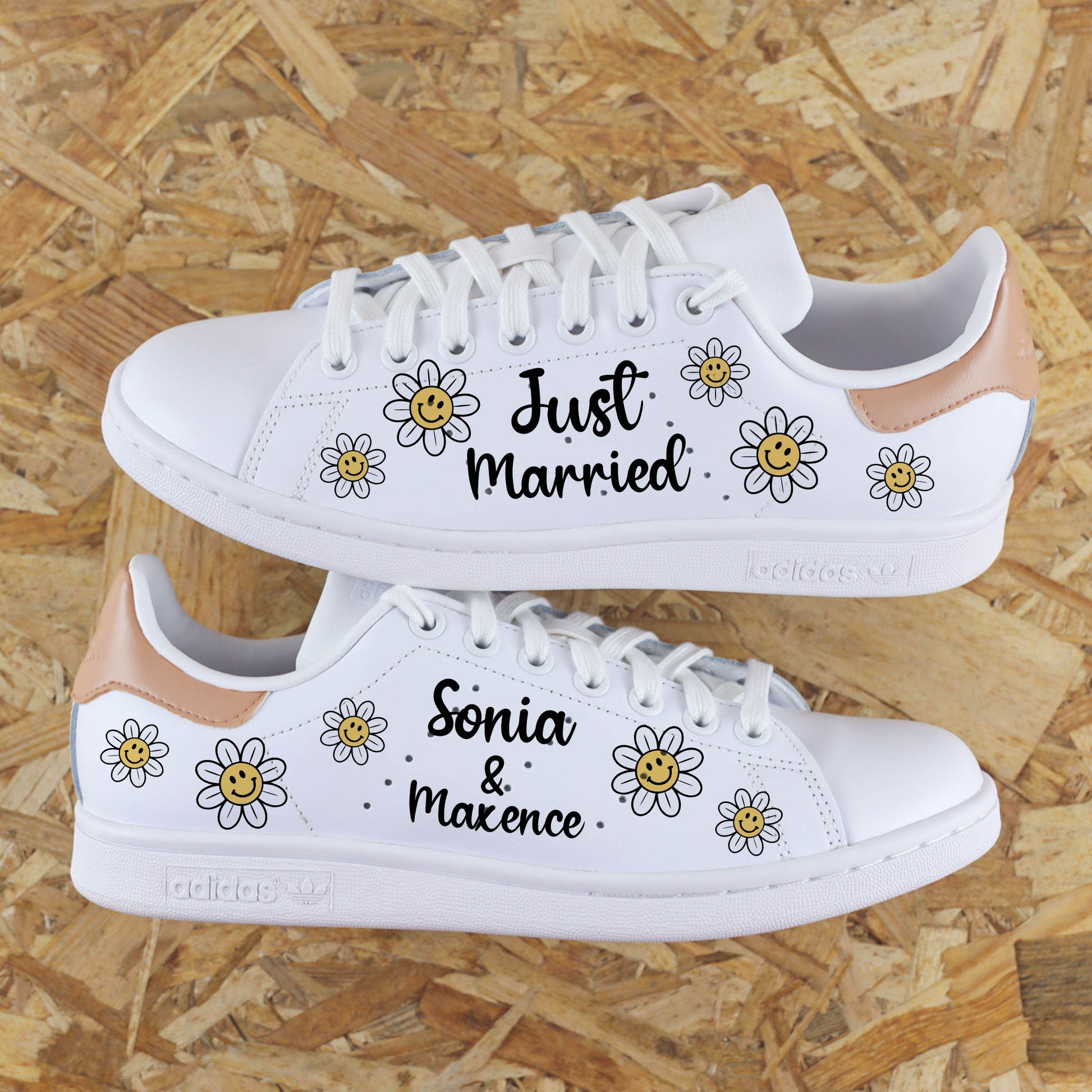 marguerites mariage - Stan Smith custom personnalisation prénoms des mariés - SNEAKEAZE CUSTOMS