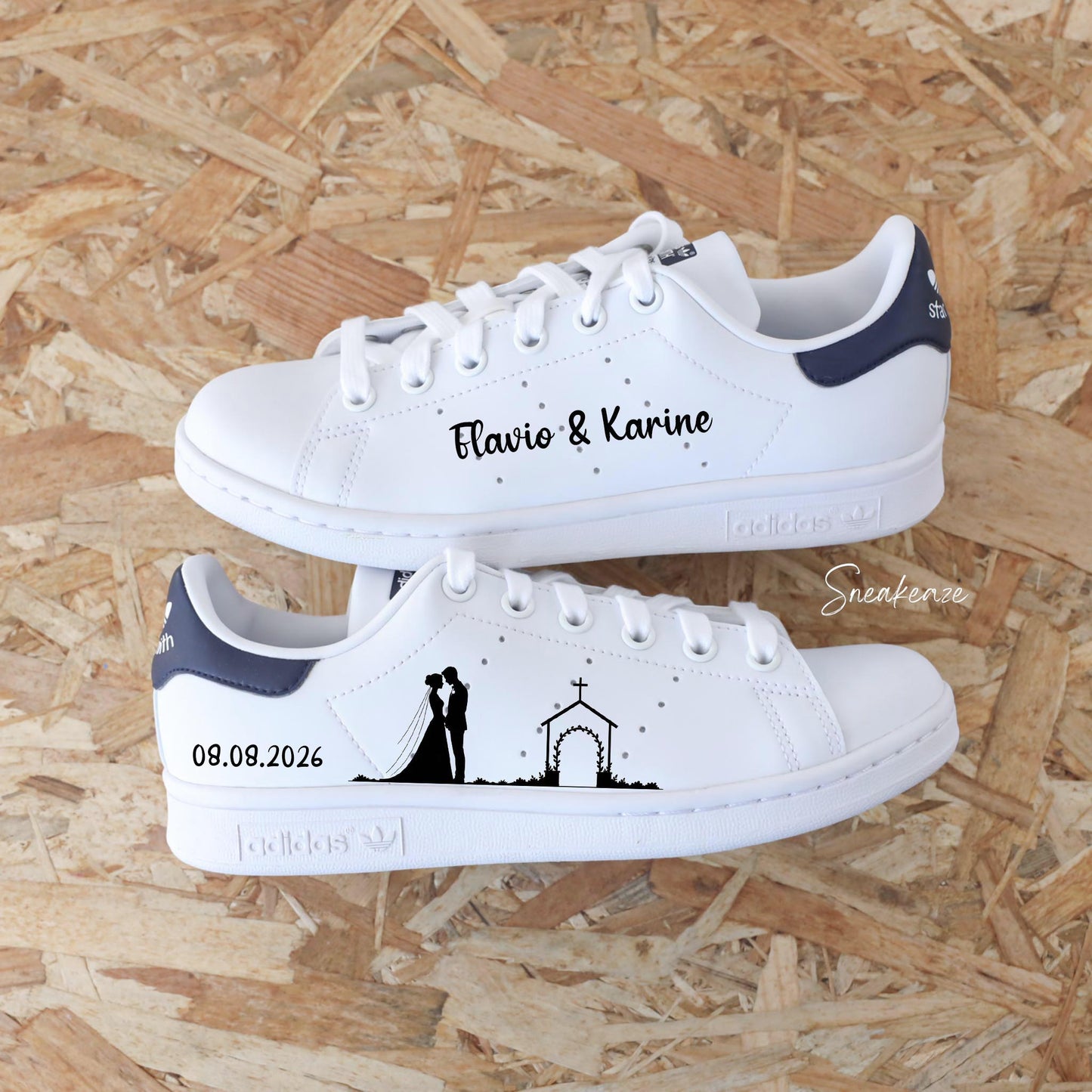 Baskets de mariage sur authentique Adidas Stan Smith design église et mariés par Sneakeaze Customs
