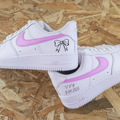 baskets mariage femme nike af1 custom avec date et prénom - sneakers mariage tendance - nike mariage pour femme - air force one mariage personnalisable