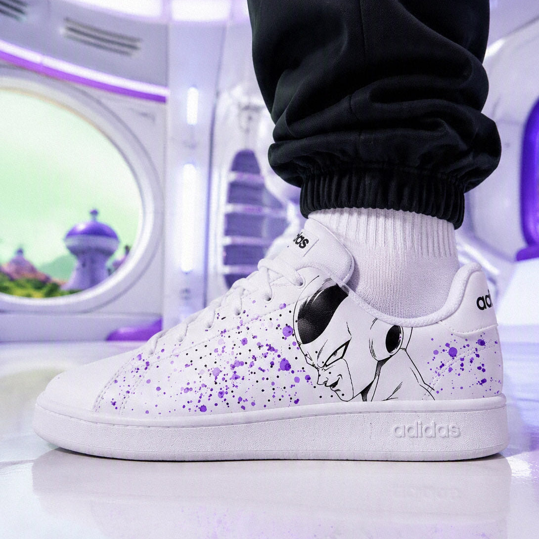 Chaussures customisées Dragon Ball Z Freezer avec éclaboussures violettes par Sneakeaze Customs