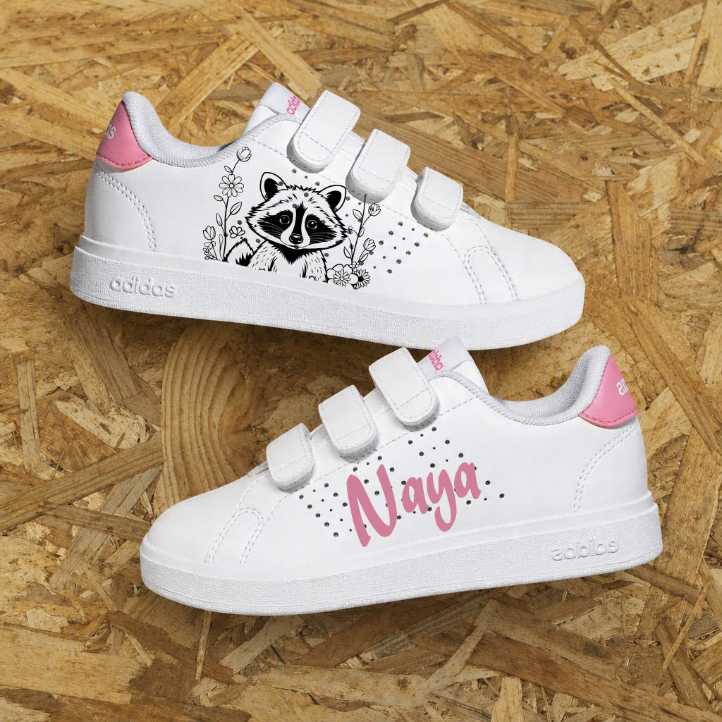 Adidas advantage custom enfant fille raton laveur avec décor floral, prénom rose personnalisé et design craquant - Sneakeaze