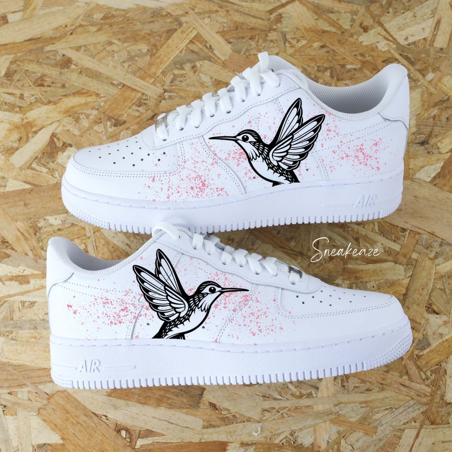 Air Force 1 custom Hummingbird Splash, baskets Nike avec dessin de colibri et éclaboussures pastel, modèle unique pour fans de nature