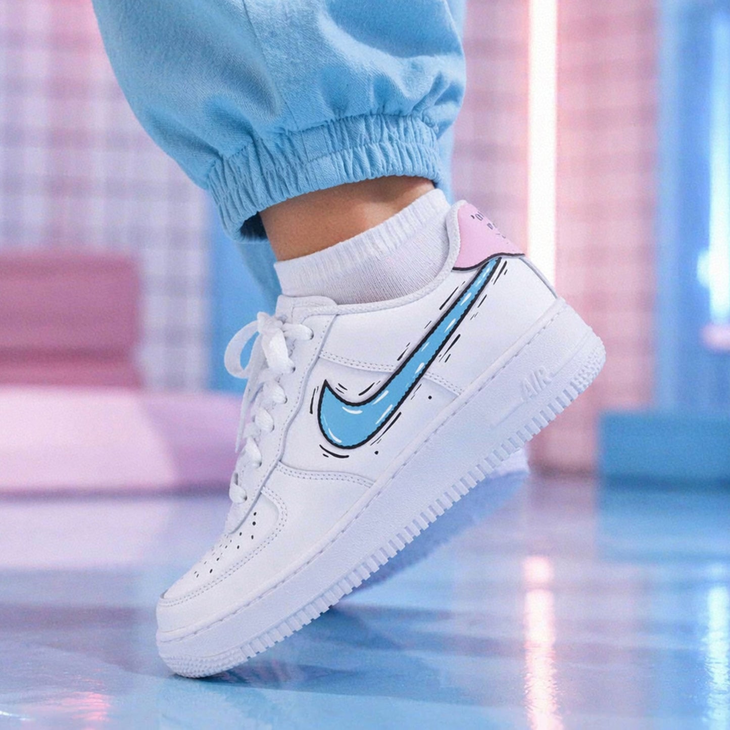 Baskets Nike Air Force 1 custom Cartoon swoosh couleur bleu turquoise et rose clair