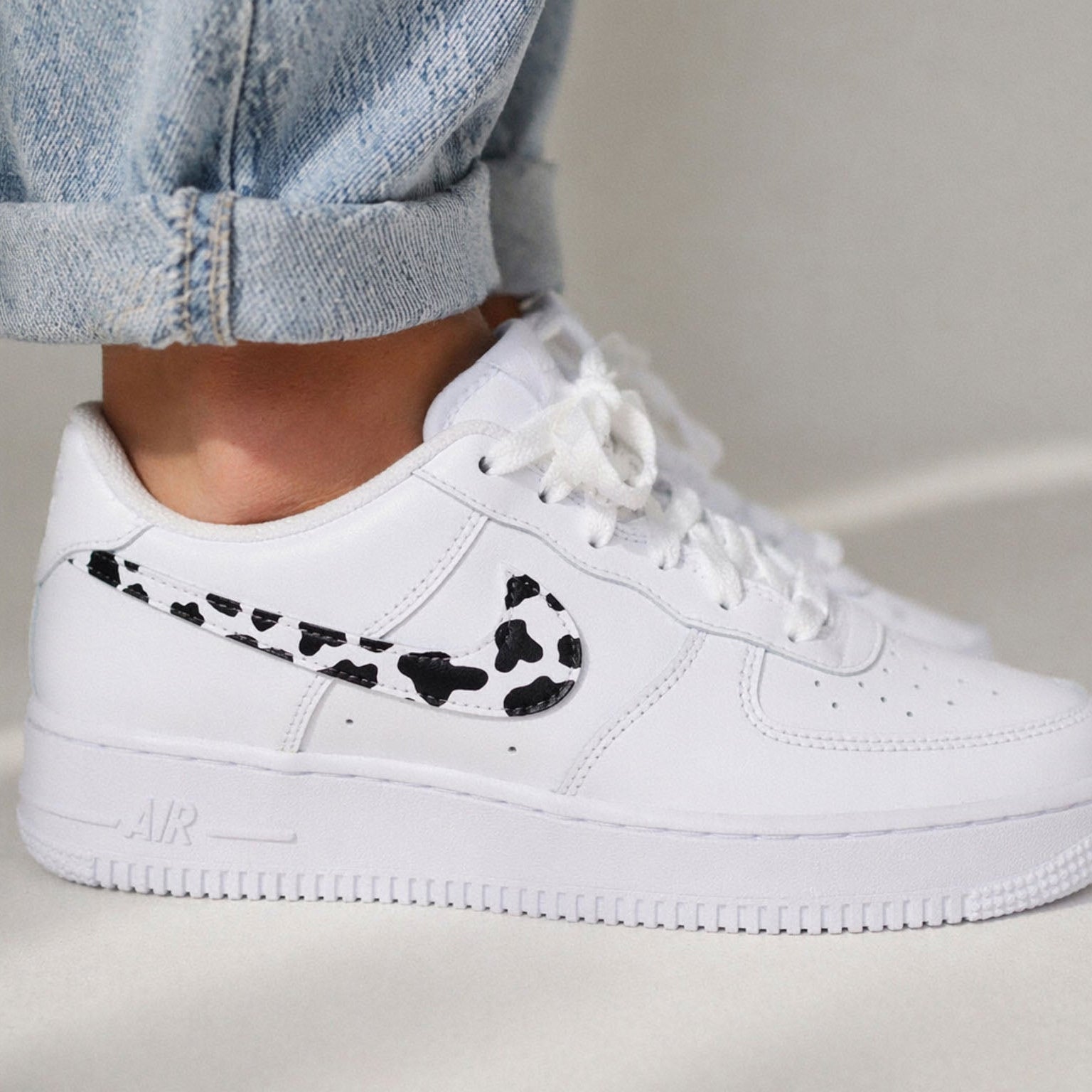 Baskets nike Air force 1 AF1 custom animal vache cow - sneakeaze custom skz