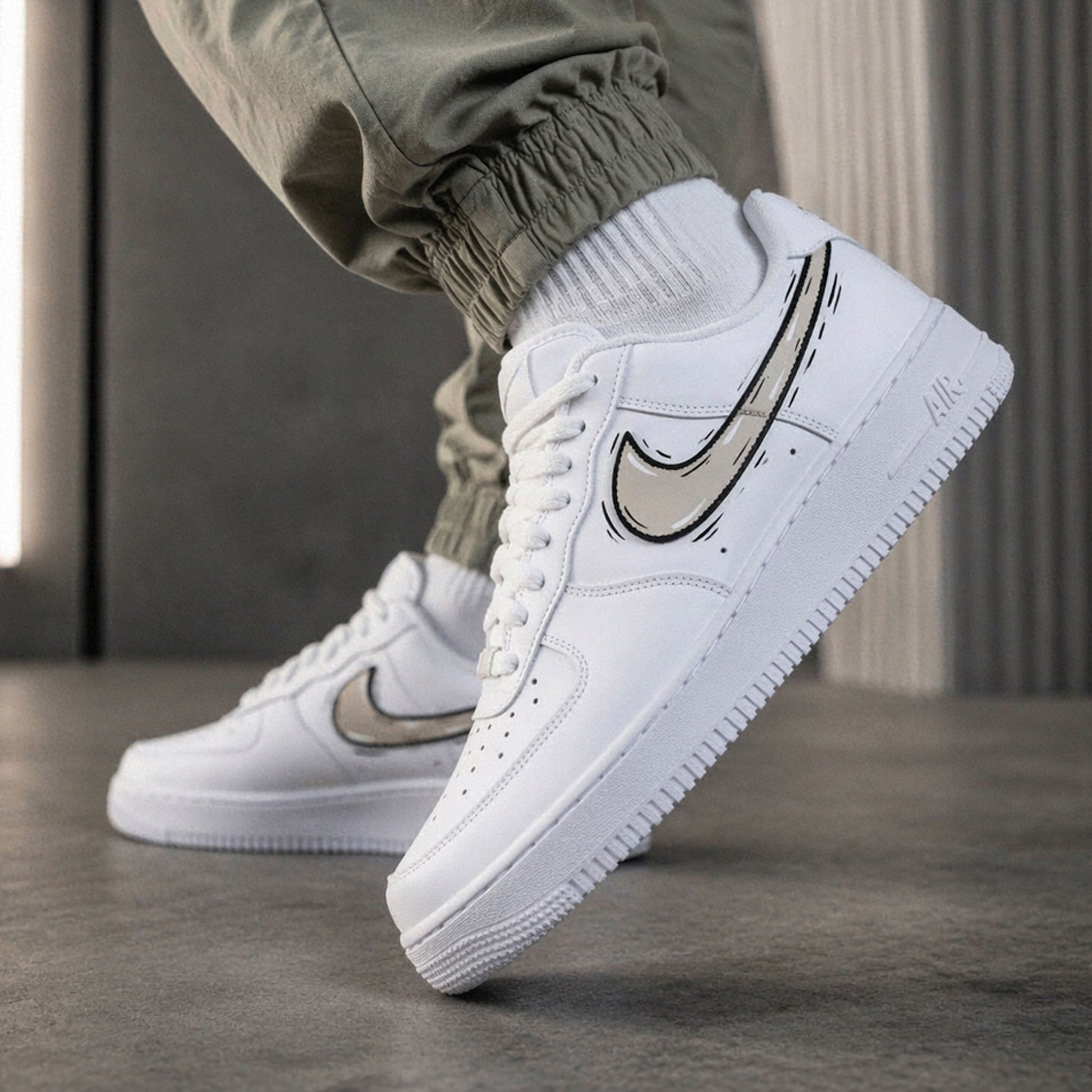 baskets nike air force 1 custom AF1 swoosh cartoon sketch beige clair sneakers personnalisé baskets custom