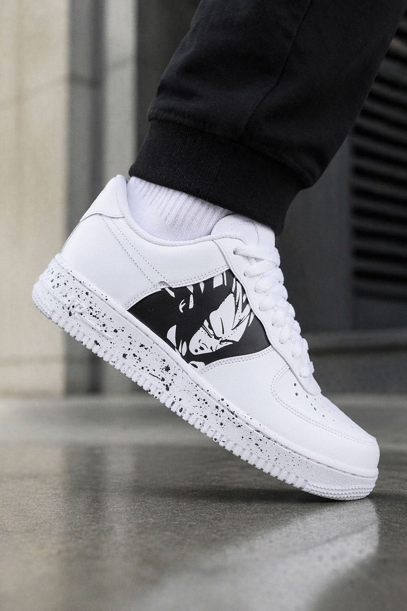 Baskets Nike Air force 1 custom dessin Dragon Ball Z vegeta manga animé japonais sneakeaze custom skz