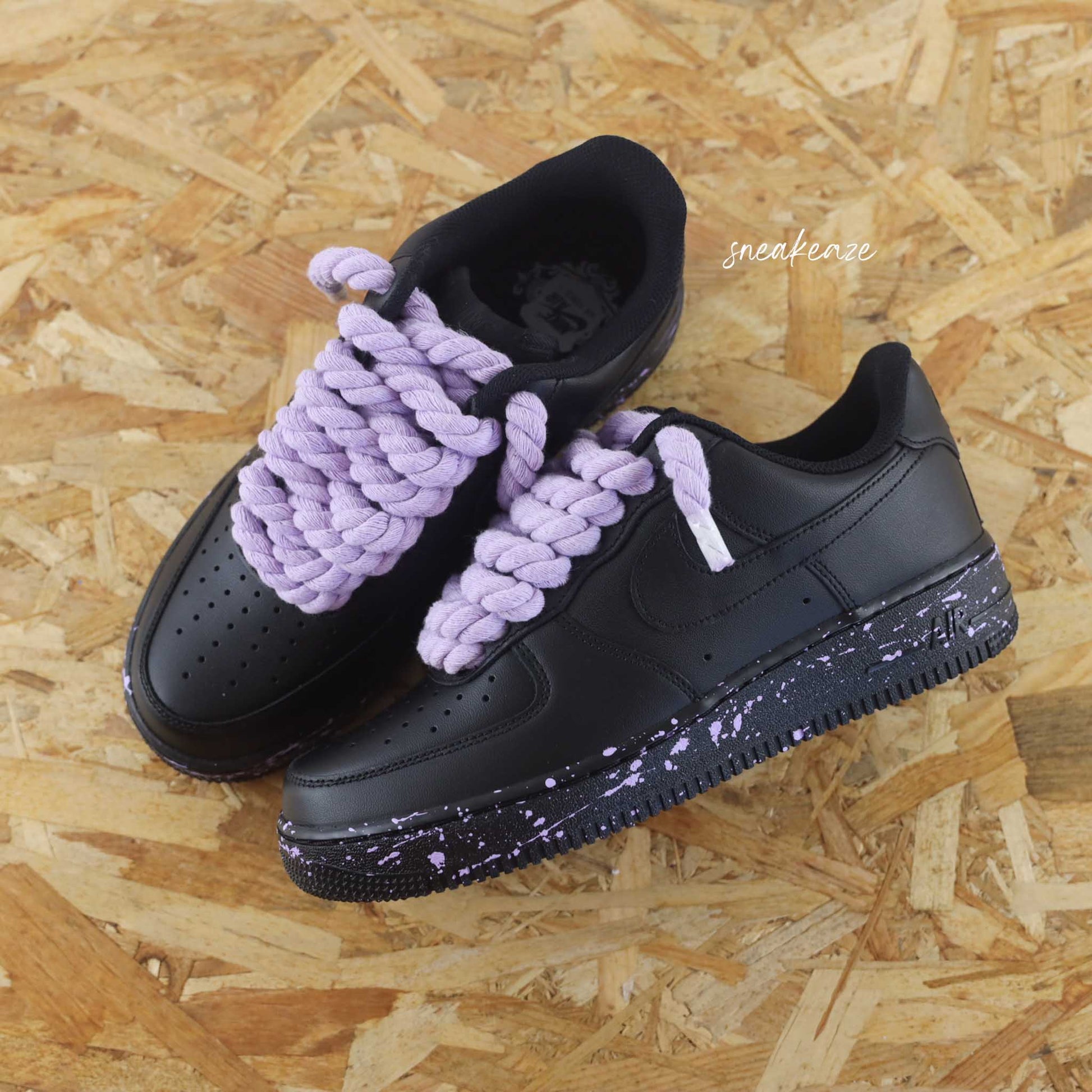 baskets nike air force 1 black custom rope laces splash - lacets corde violet pastel chaussures personnalisées pour homme et femme sneakeaze gros lacets skz custom