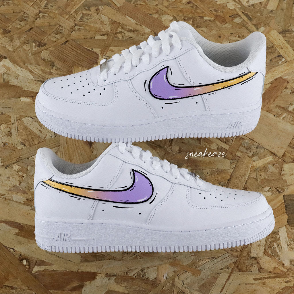 Nike Air Force 1 customisée avec Swoosh effet cartoon dégradé violet et jaune - Sneakeaze Customs