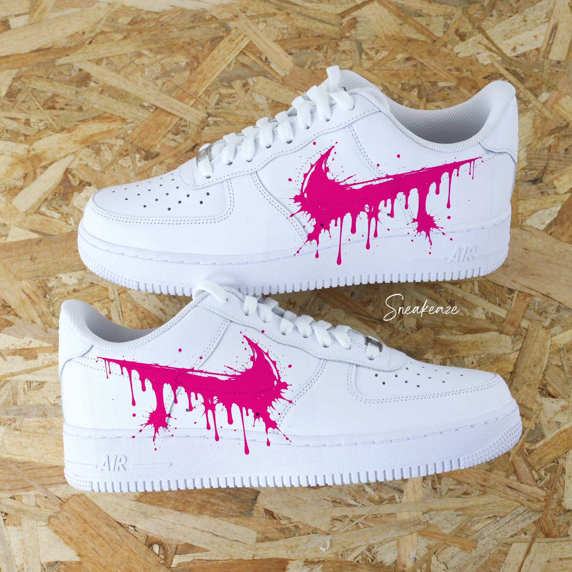 Paire de sneakers personnalisées air force one femme effet peinture rose vif qui coule fait main