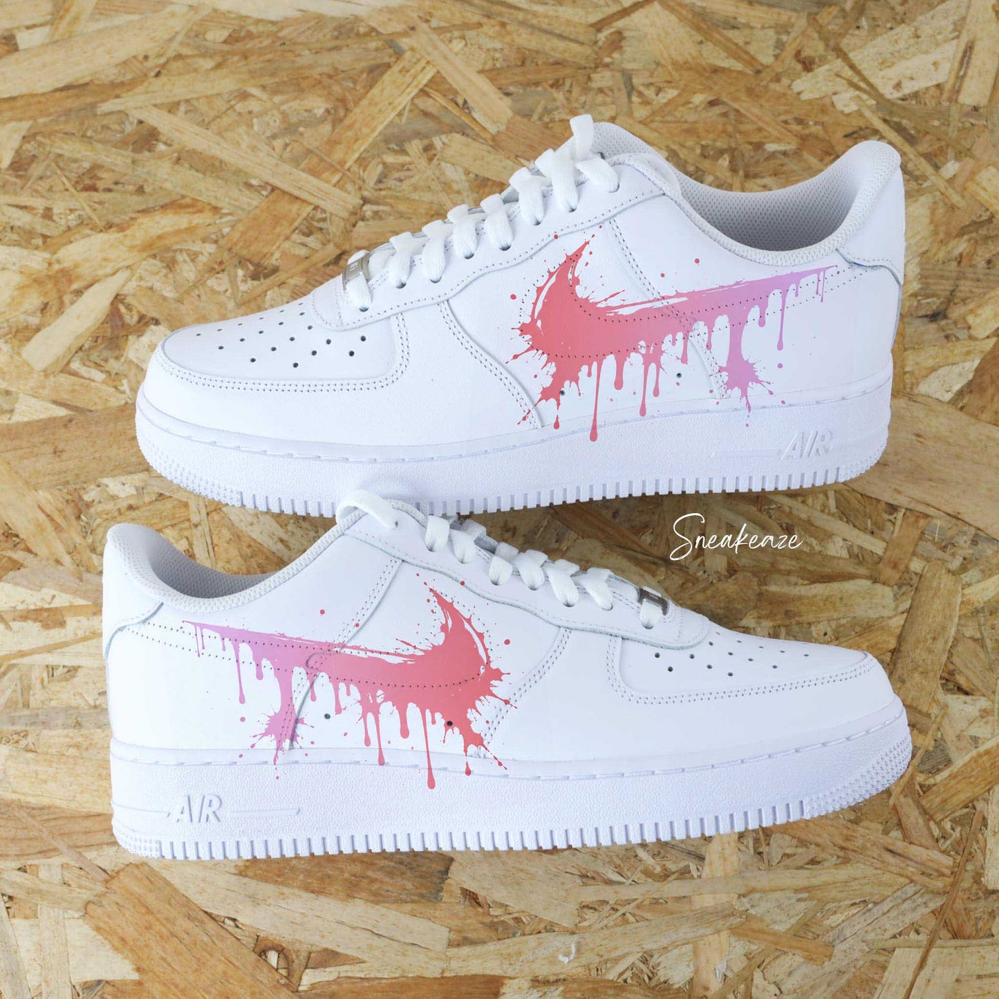 Paire de sneakers personnalisées air force one femme effet peinture rose tendre qui coule fait main