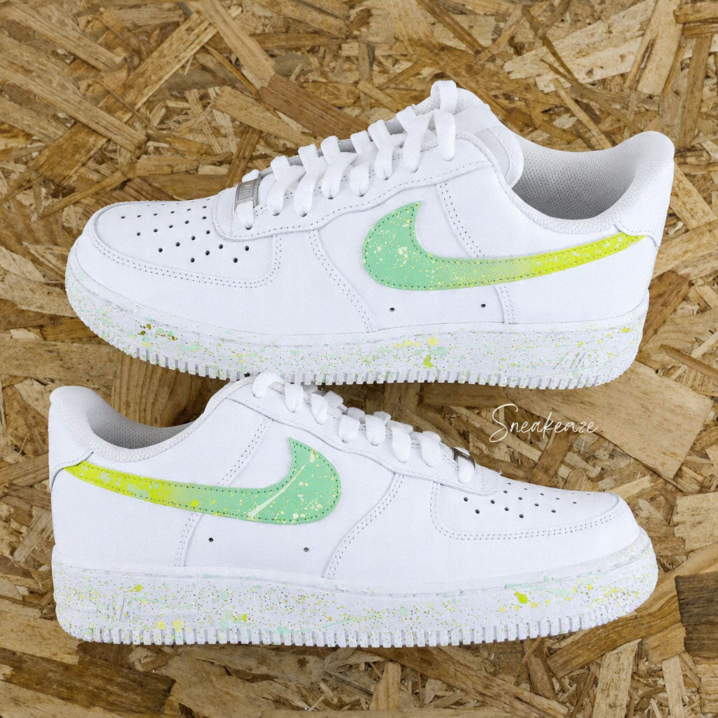 Nike air force 1 custom splash vert et jaune avec Swoosh dégradé et éclaboussures de peinture - Sneakeaze
