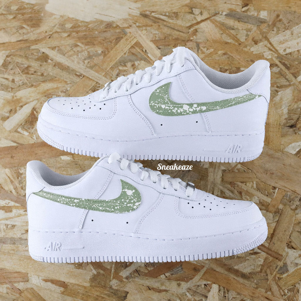 Paire de sneakers personnalisées air force one femme vert pastel fait main