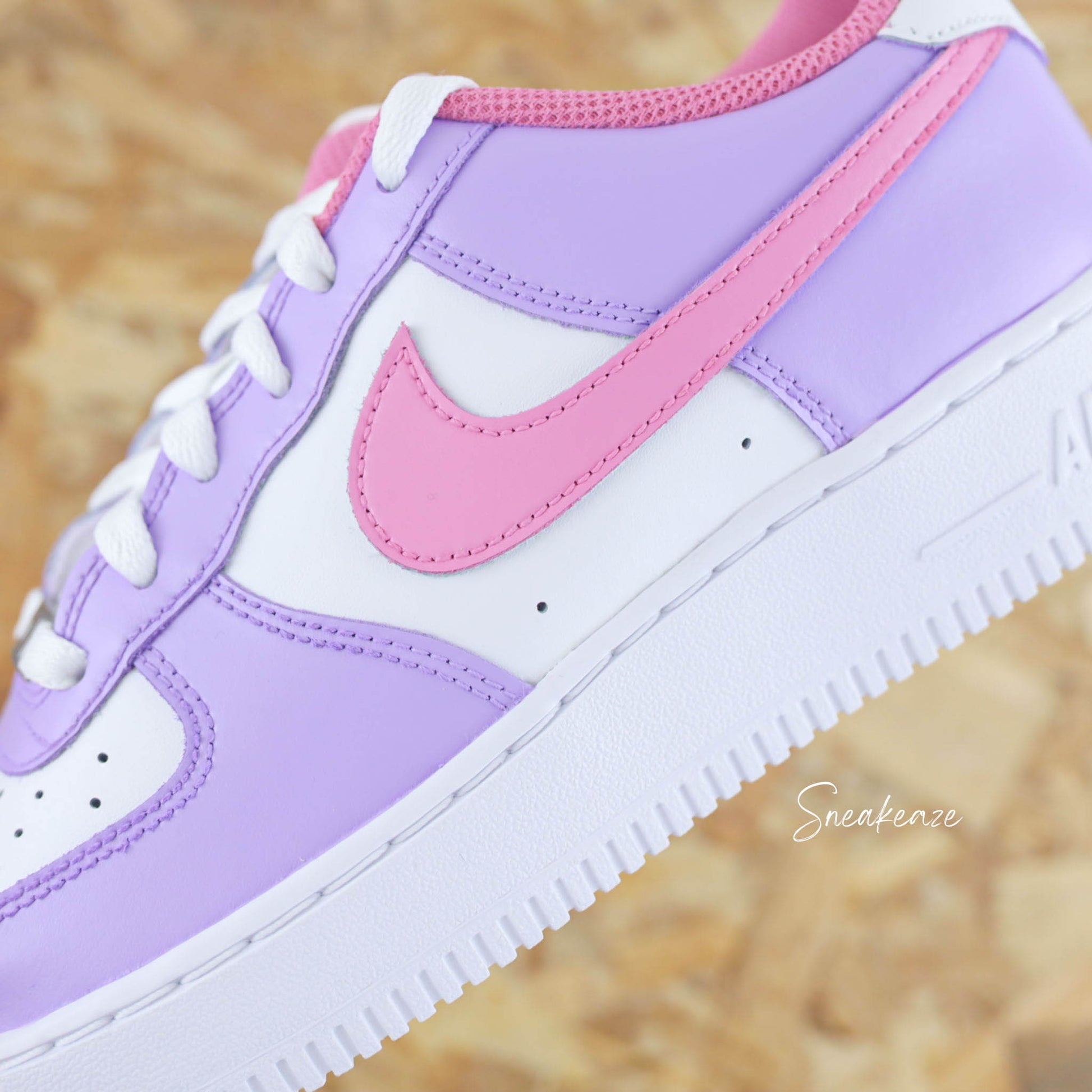 nike air force 1 custom sneakers femme enfant AF1 personnalisé basket peint à la main lila et baby pink