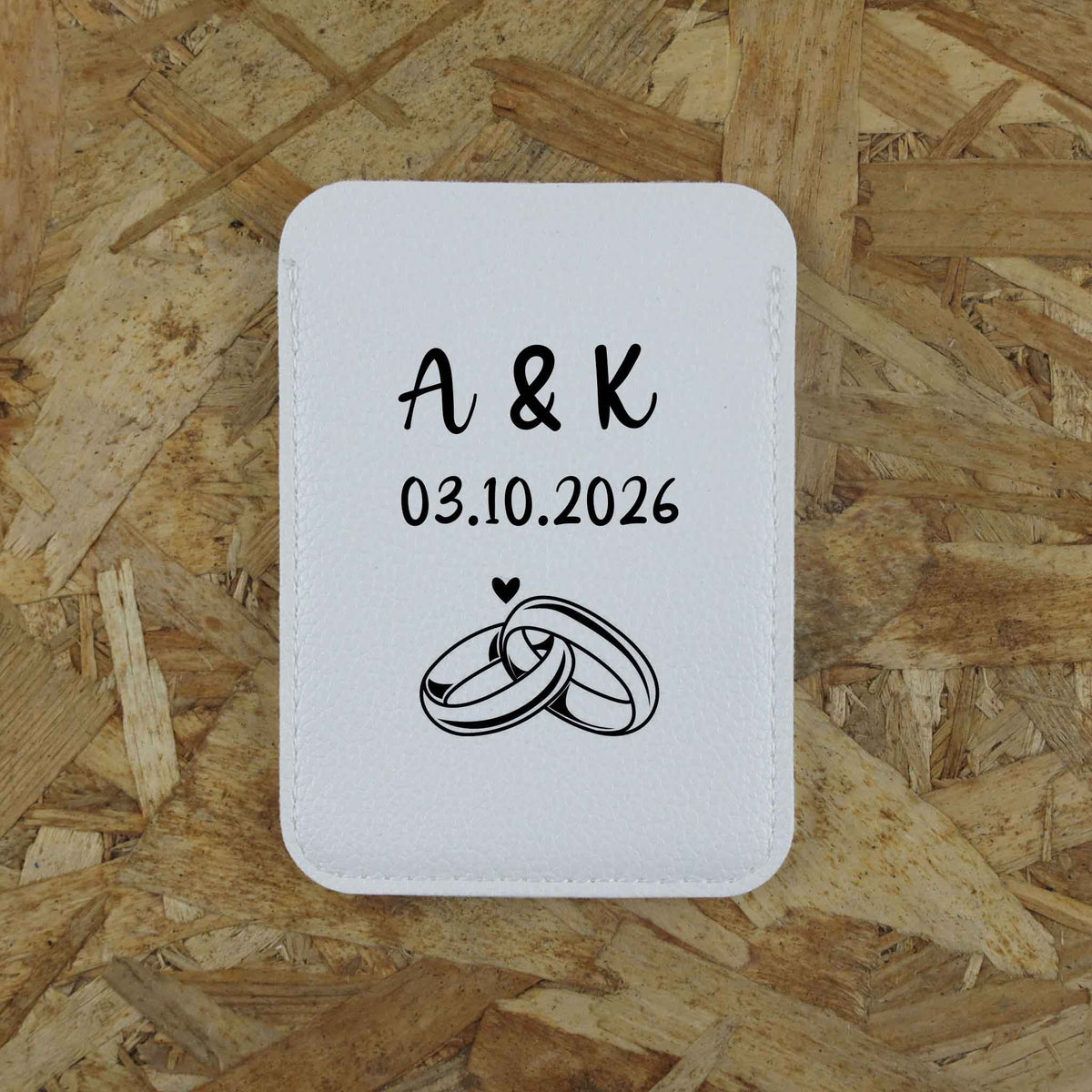 Porte-carte en simili cuir blanc personnalisé avec initiales et alliances, idéal comme cadeau d'invité de mariage original