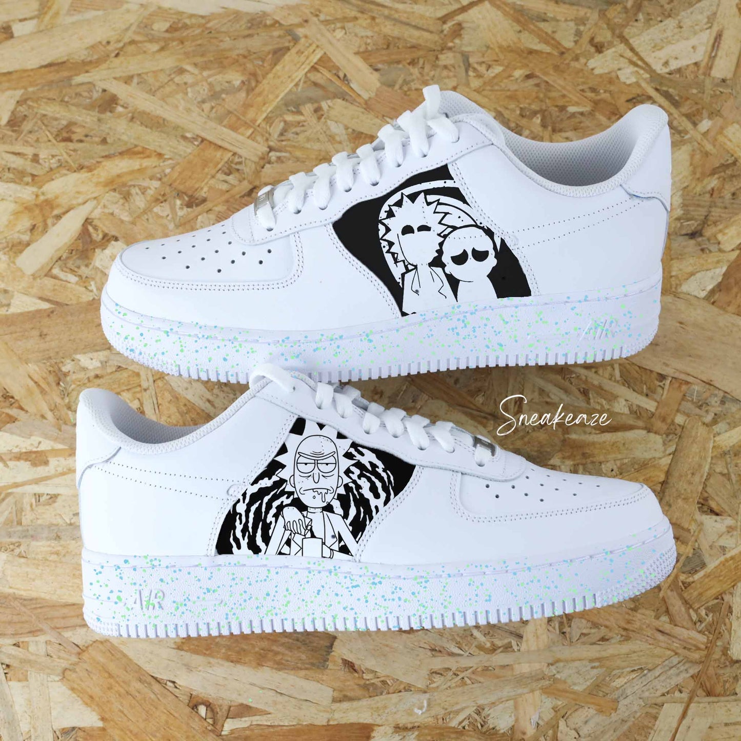 Baskets Nike Air force 1 custom dessin de Rick et Morty avec splash de peinture sneakeaze customs