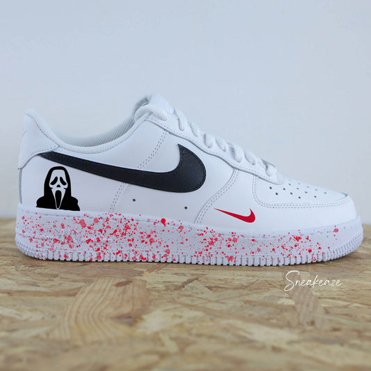 Baskets Nike Air force 1 scream peint à la main sur les côtés extérieurs avec splash rouge film d'horreur vendredi 13 haloween sneakeaze custom
