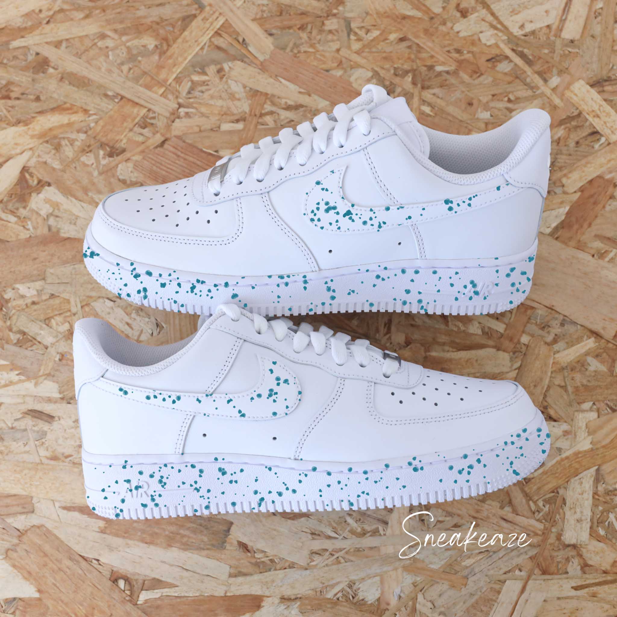 Nike Air Force 1 Custom color splash Sneakeaze sneakers personnalise AF1 pour homme customise eclaboussures de peinture SNEAKEAZE CUSTOMS