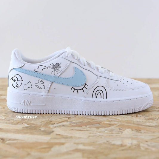 Baskets Nike Air Force 1 custom personnalisées à la main style abstrait avec swoosh bleu pastel - sneakeaze customs