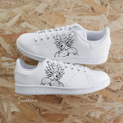 Chaussures stan smith dessin manga représentant le Super Saiyan Légendaire Broly avec des éclaboussures vertes. Sneakers custom dragon ball z pour homme ir force 1 custom dbz broly goku 