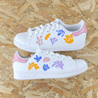 Stan Smith custom Matisse colorée motifs organiques art sneakers personnalisées sneakeaze customs