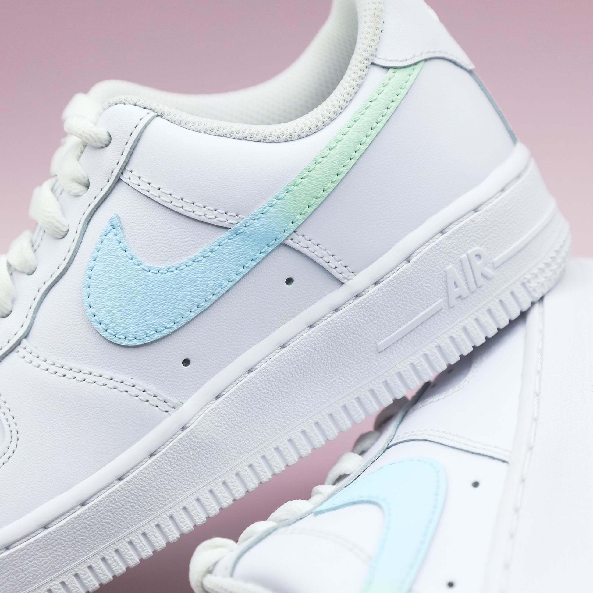 Nike Air Force 1 custom - Gradient Swoosh pastel - Sneakeaze Customs SKZ