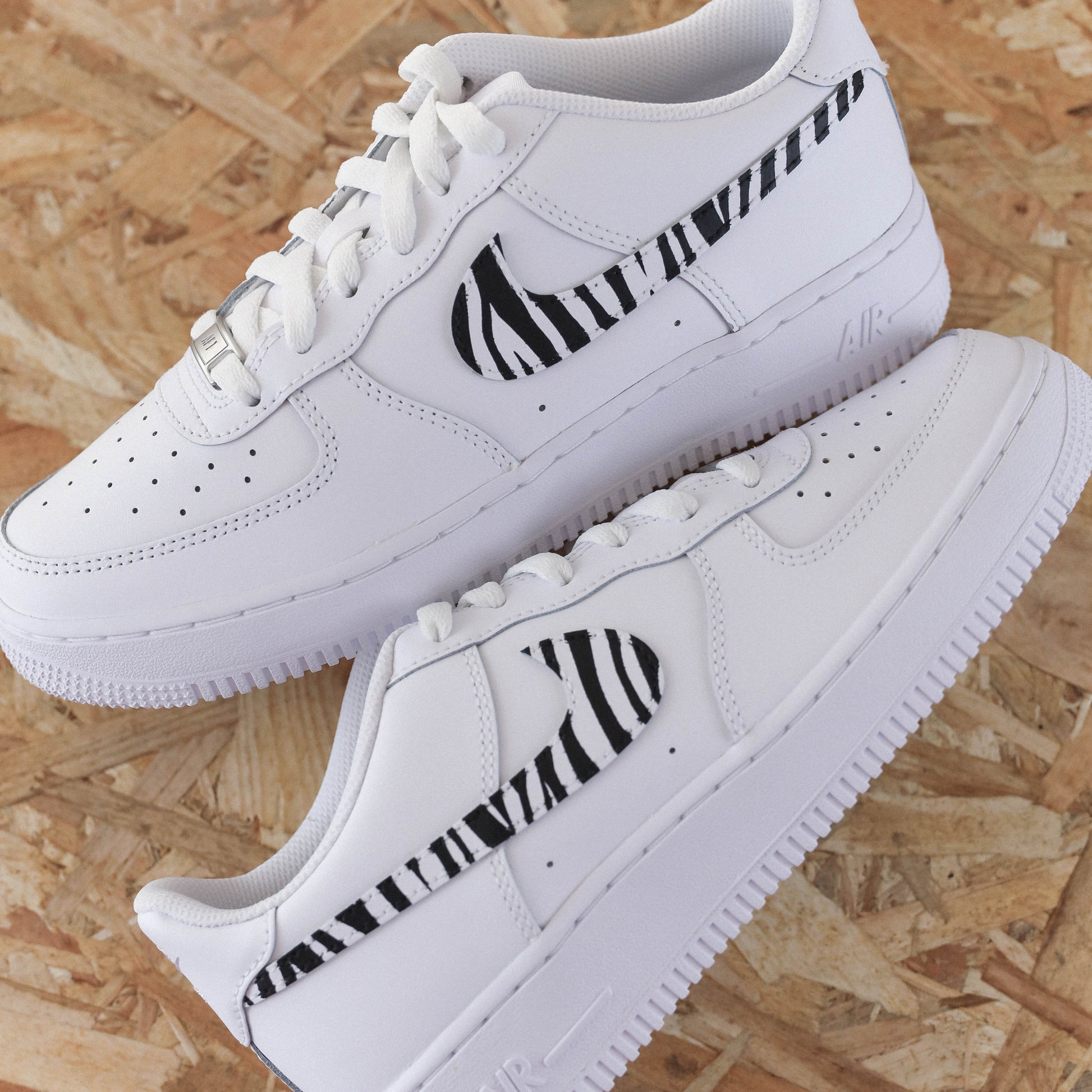 Baskets nike Air force 1 AF1 custom animal girafe - sneakeaze custom skz