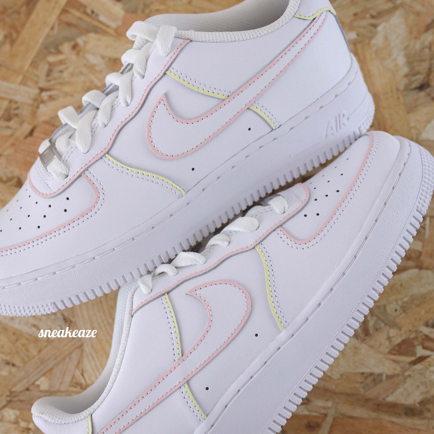 Baskets nike air force 1 custom outline pastel sneakeaze customs skz