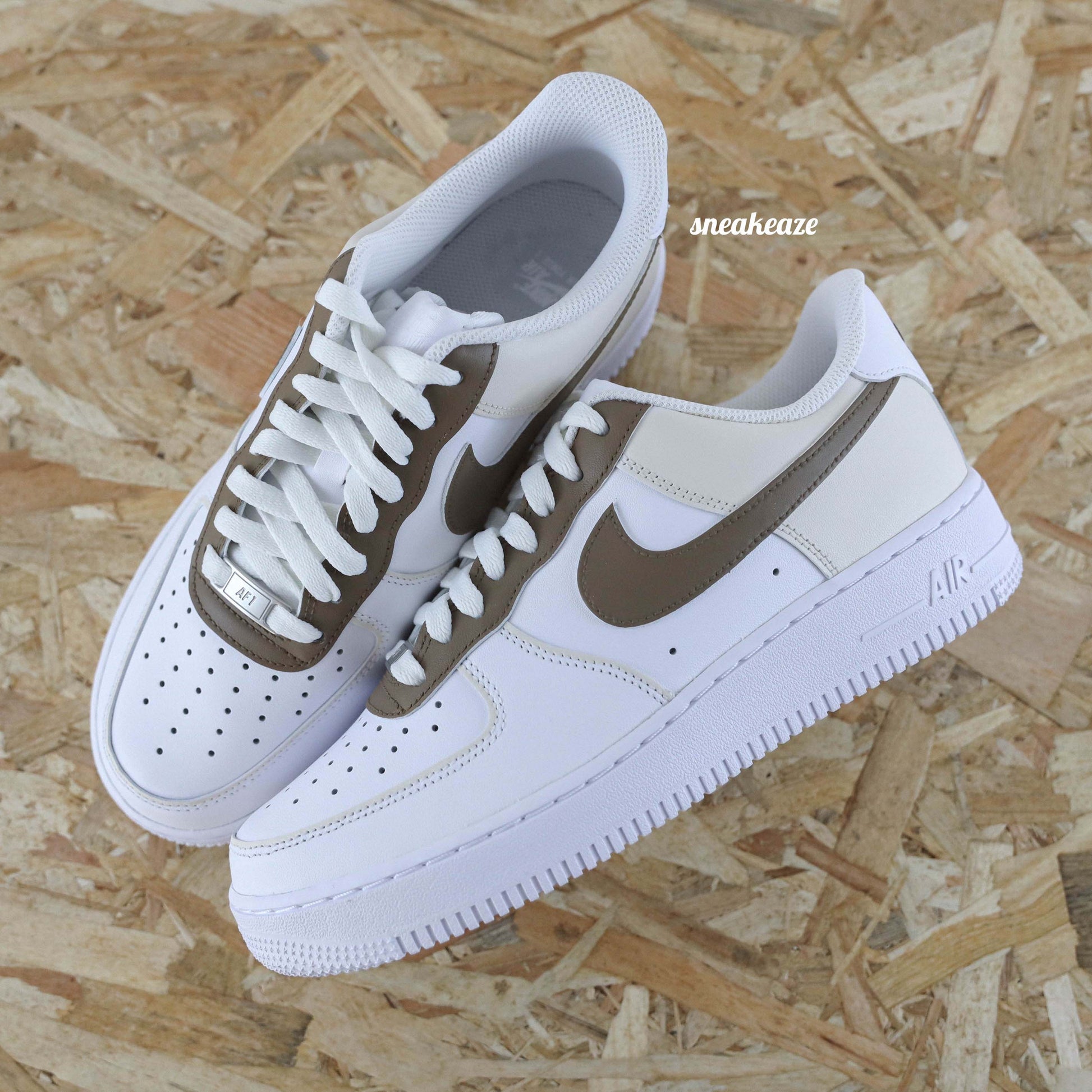 Baskets nike air force 1 custom outline beige tones pastel earth tones sneakeaze skz custom