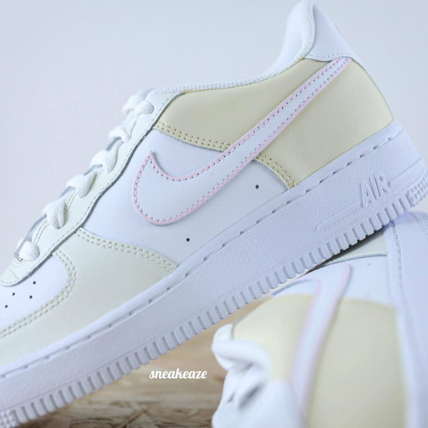 Baskets Nike Air Force 1 custom - Pink Sahara 