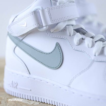 baskets nike air force 1 mid swoosh vert de gris sneakeaze customs skz