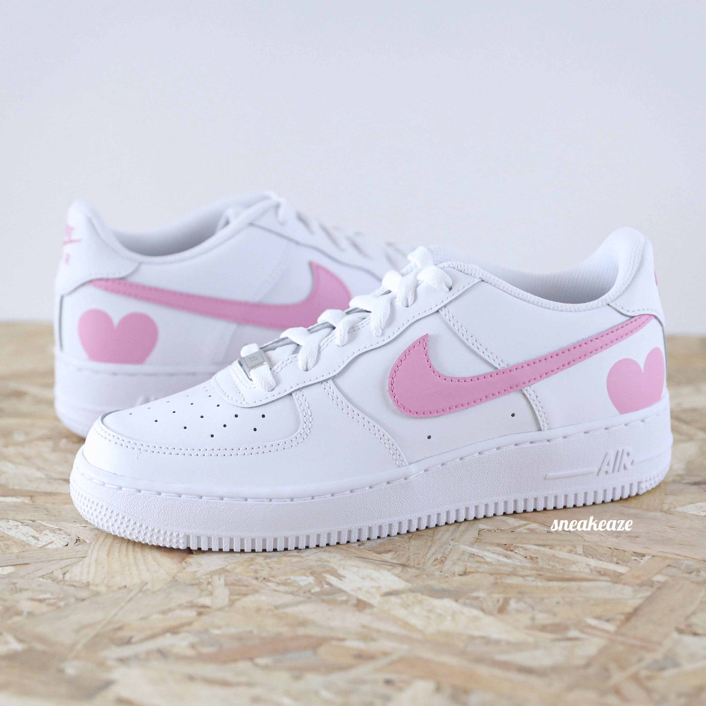 nike air force 1 custom rose pastel baskets custom coeur pour femme sneakers af1 personnalisé