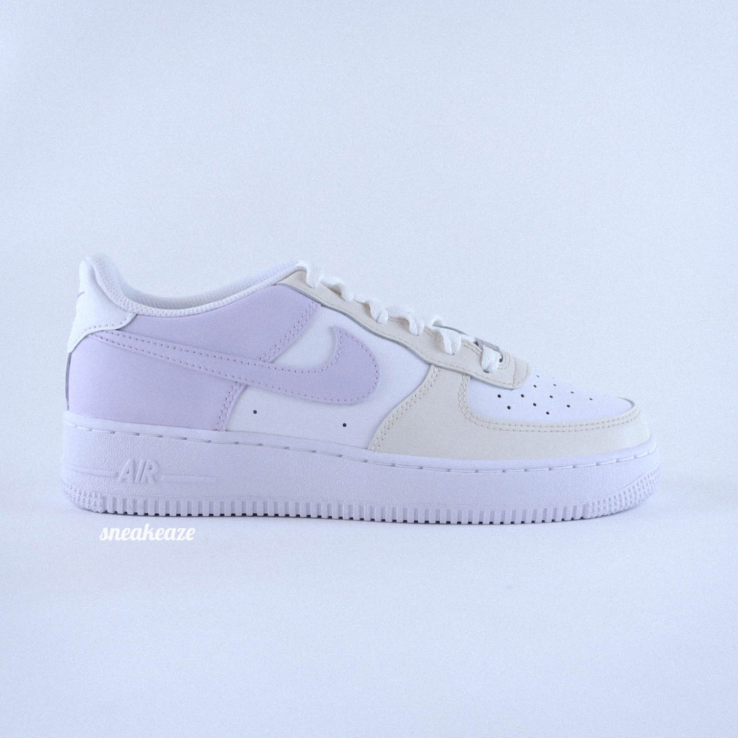 nike air force 1 custom sneakers couleur pastel cream et lila lavande af1 sneakeaze luxury