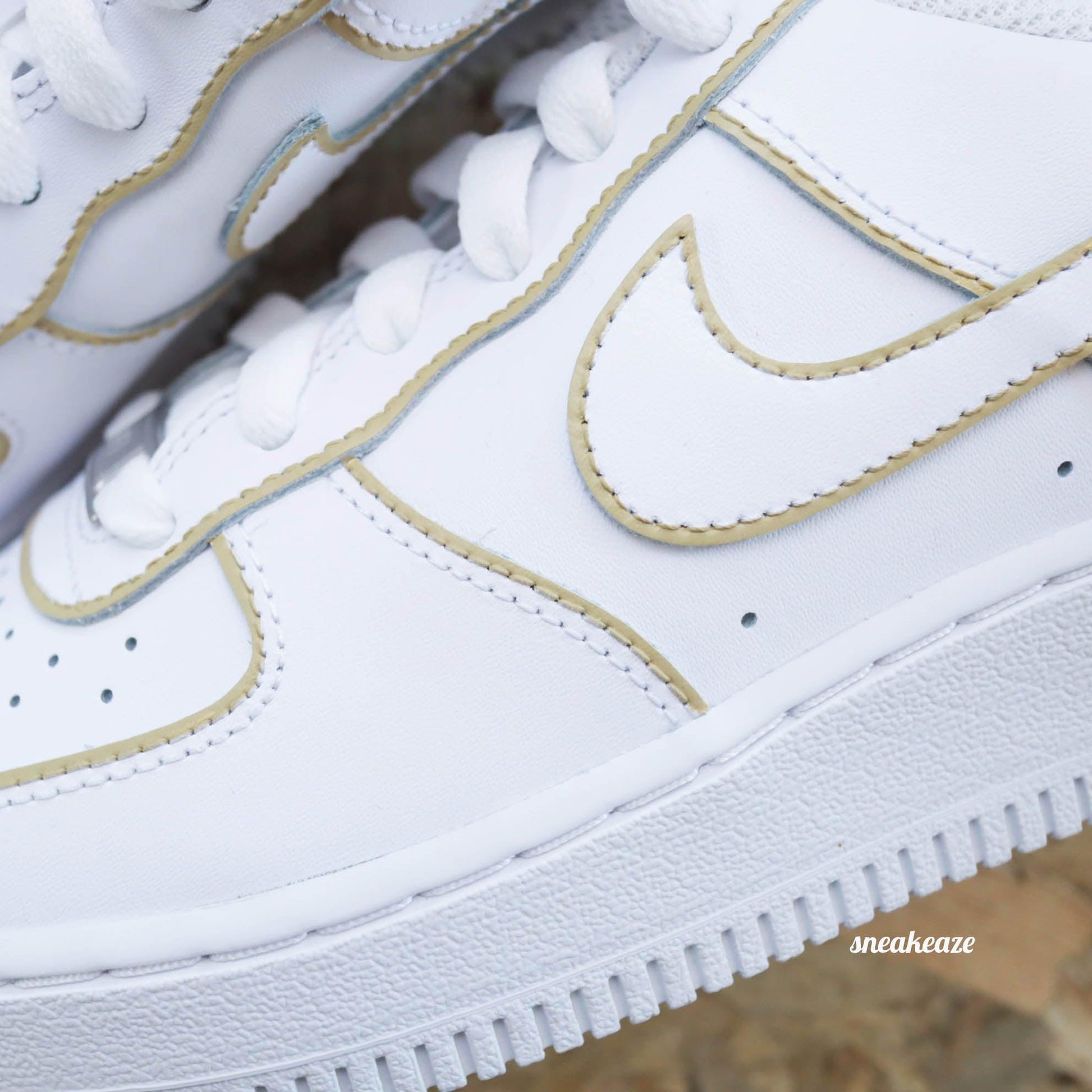  Nike Air Force 1 Custom beige outline - Air Force One pour femme sneakers custom Baskets personnalisées air force pastel
