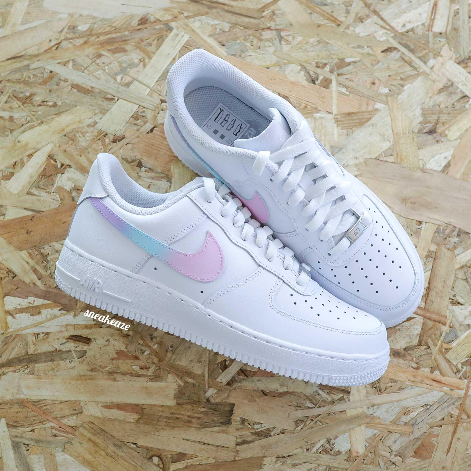 Baskets Nike custom Air Force 1 - pastel Swoosh dégradé licorne - SNEAKEAZE CUSTOMS