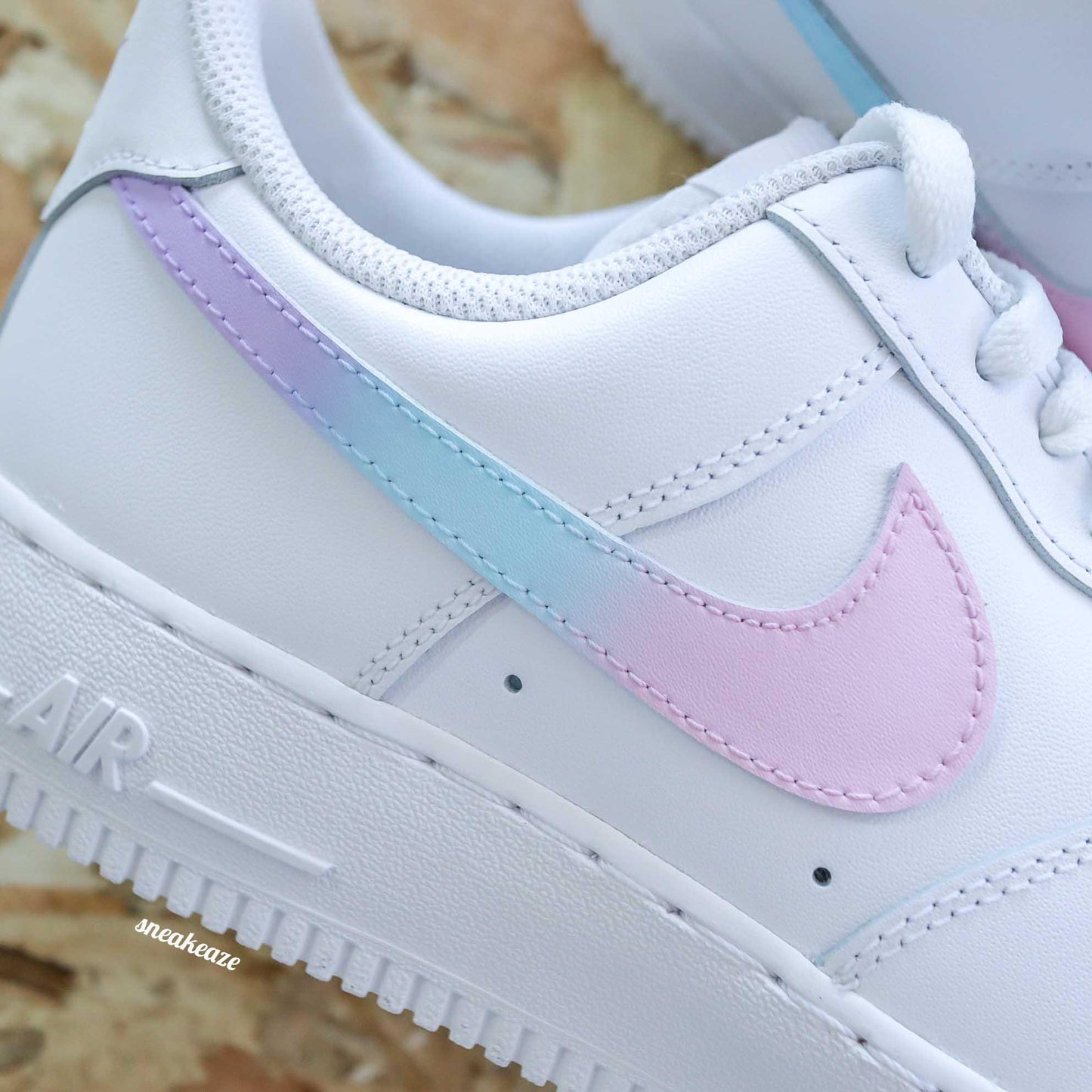 Baskets Nike custom Air Force 1 - pastel Swoosh dégradé licorne - SNEAKEAZE CUSTOMS